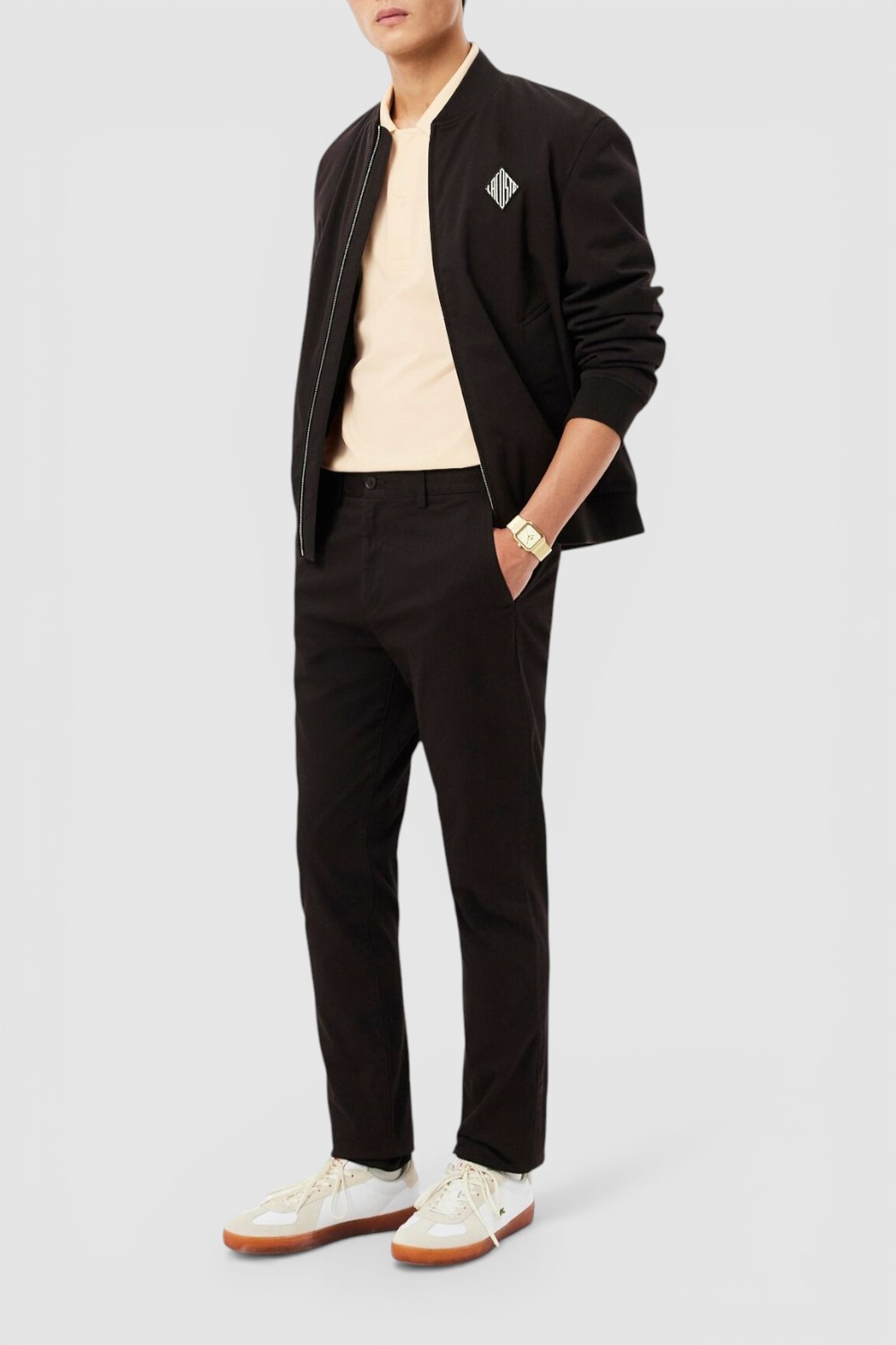 תמונת כל הלוק של חולצת פולו